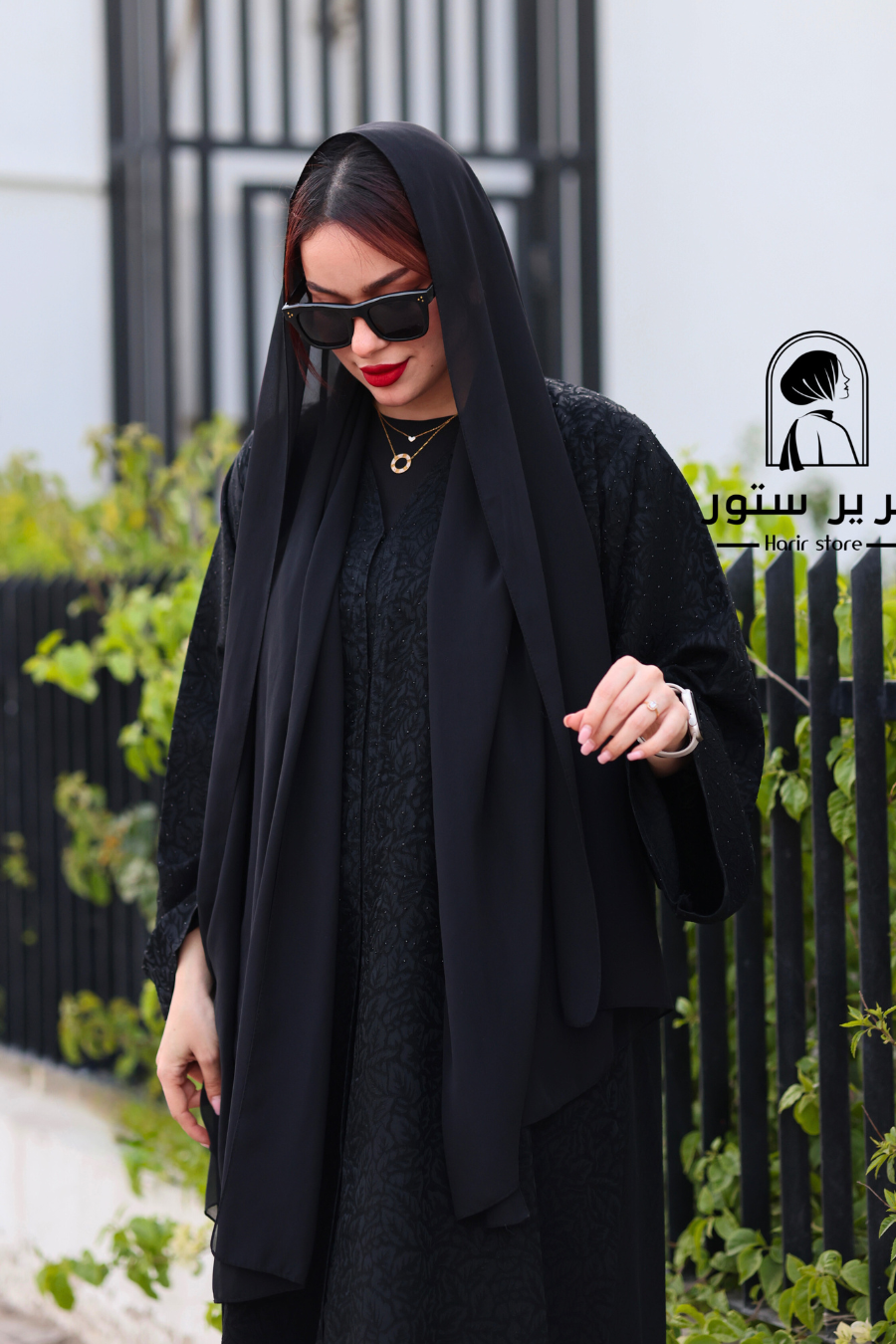 عباية الستراس الاسود