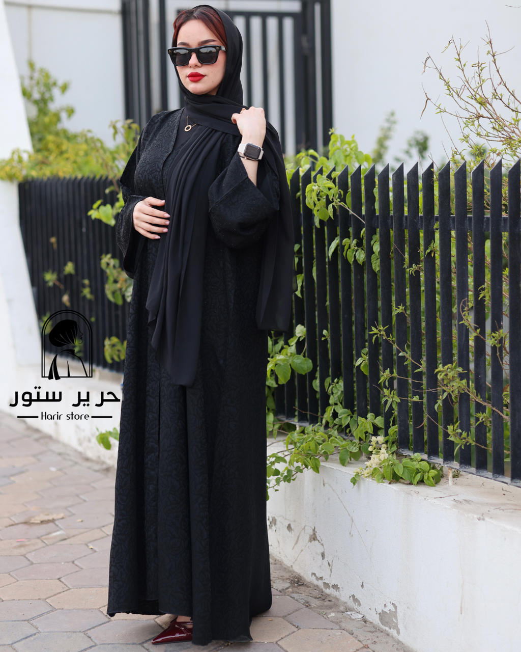 عباية الستراس الاسود