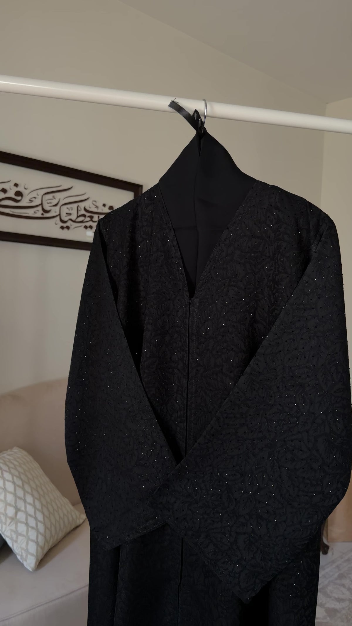 عباية الستراس الاسود